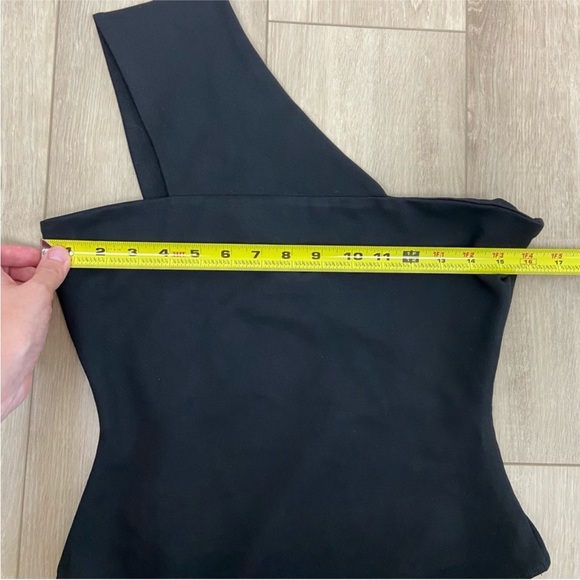 Superdown Rockie One Shoulder Bodysuit in Black - Picture 5 of 7